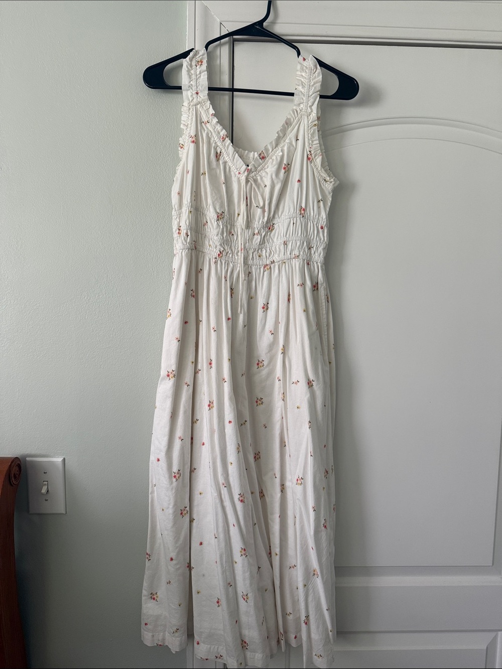 Old Navy White Floral Sleeveless Maxi Dress - Lightweight Summer Style